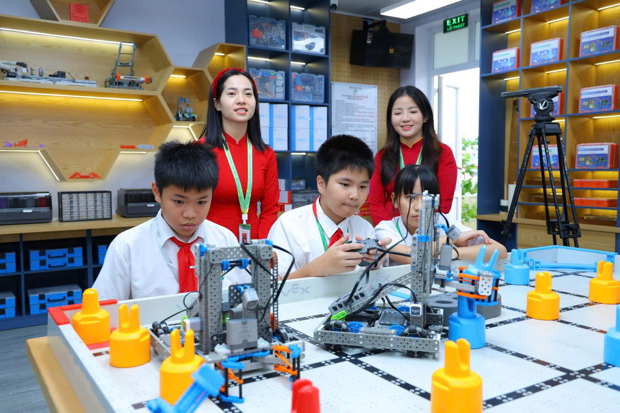 DỰ ÁN GIÁO DỤC STEM AI